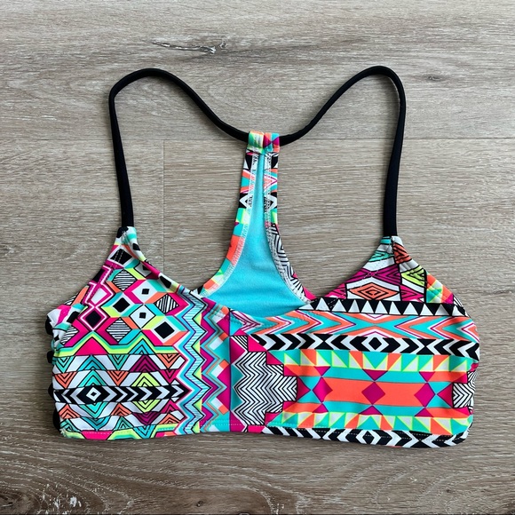 Xhilaration Other - Xhilaration Geometric Scoop Neck Bikini Top